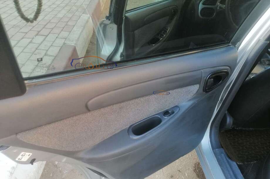 Lanos Chevrolet فضي