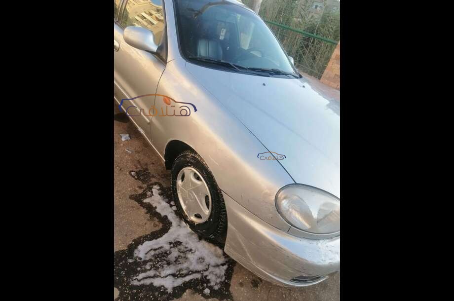 Lanos Chevrolet فضي