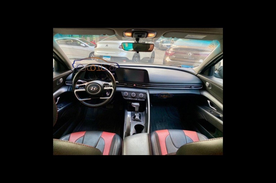 Elantra CN7 Hyundai أسود