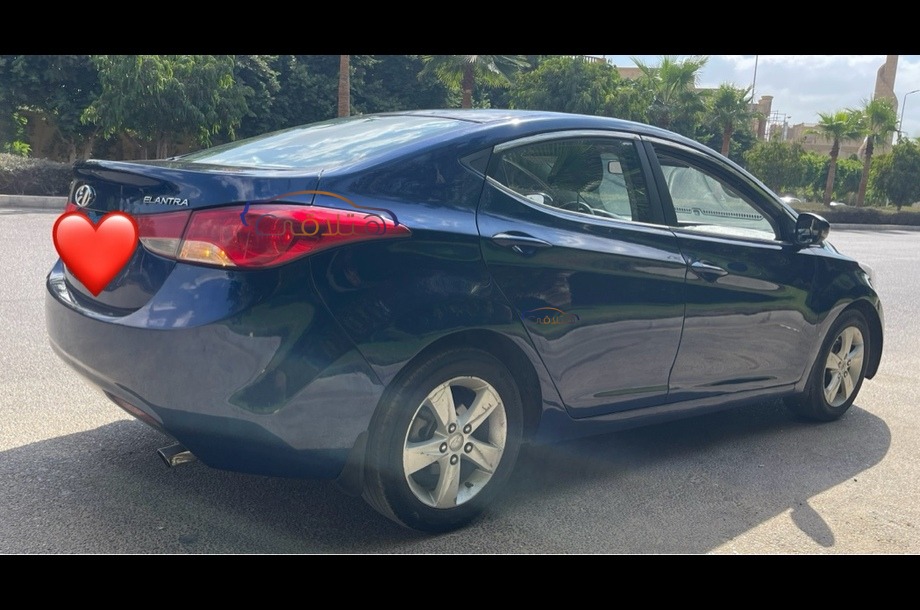 Elantra MD Hyundai أزرق