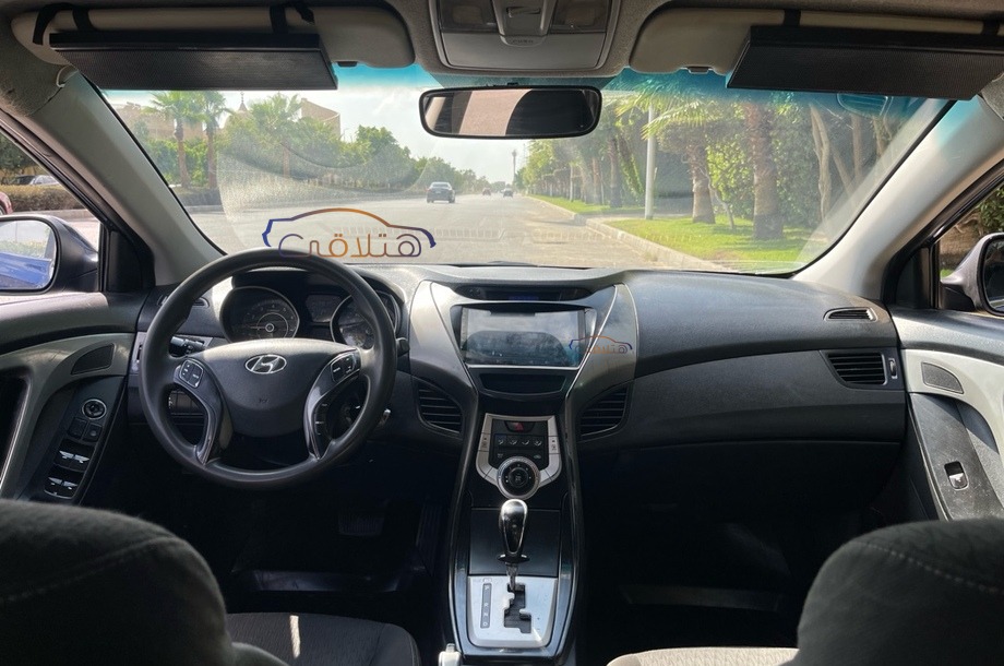 Elantra MD Hyundai أزرق