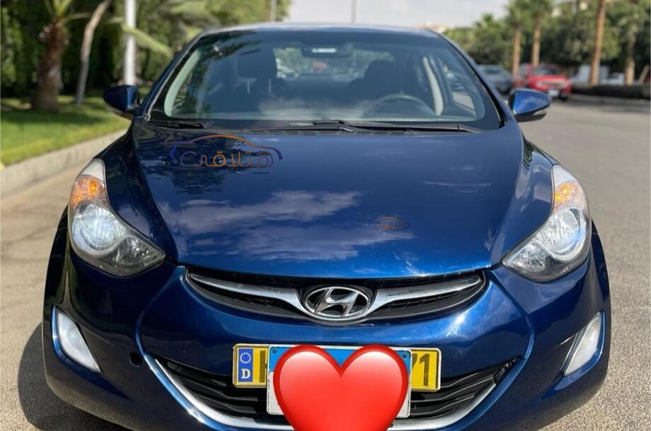 Elantra MD Hyundai أزرق