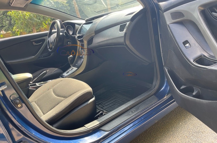 Elantra MD Hyundai أزرق