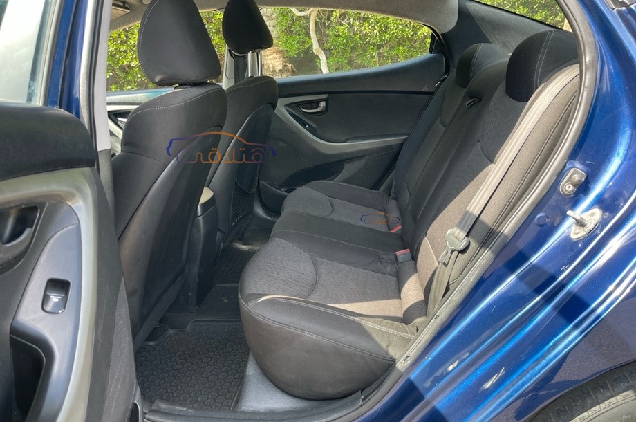 Elantra MD Hyundai أزرق