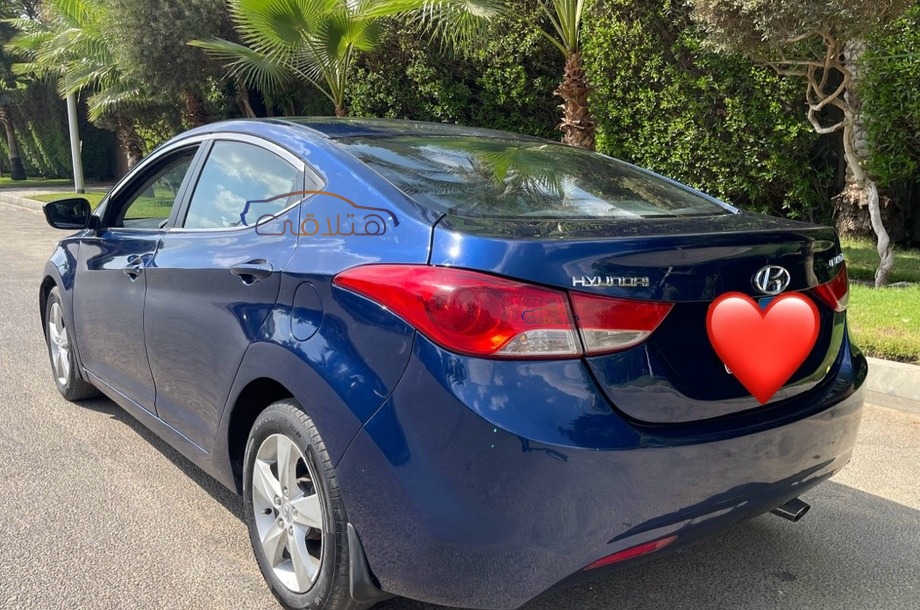Elantra MD Hyundai أزرق