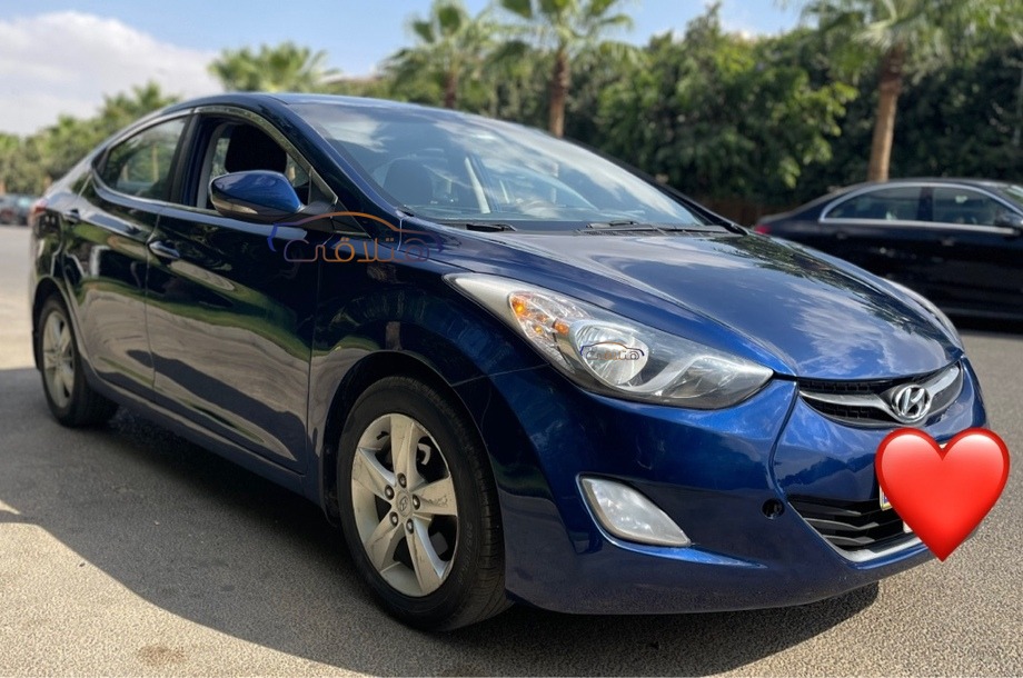 Elantra MD Hyundai أزرق