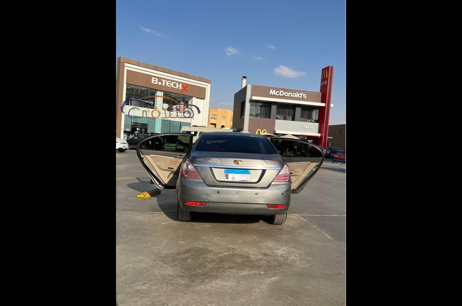 Emgrand 7 Geely فضي