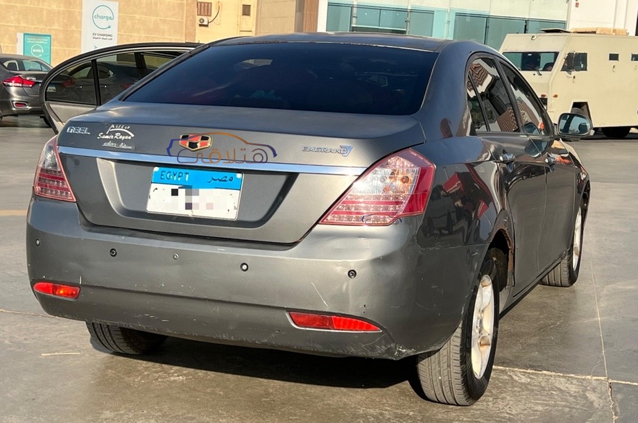 Emgrand 7 Geely فضي
