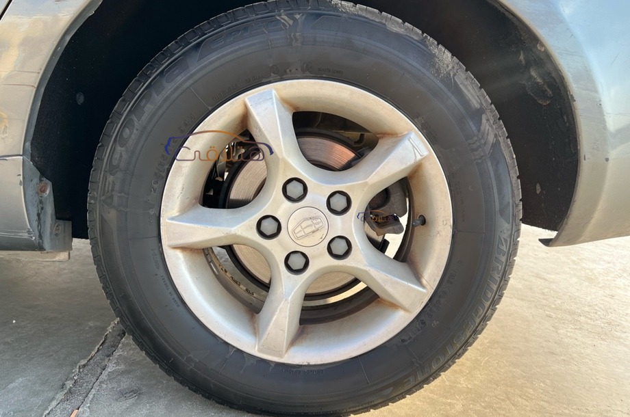 Emgrand 7 Geely فضي