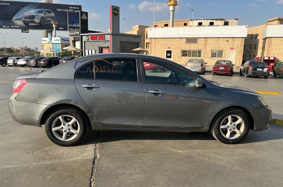 Emgrand 7 Geely فضي