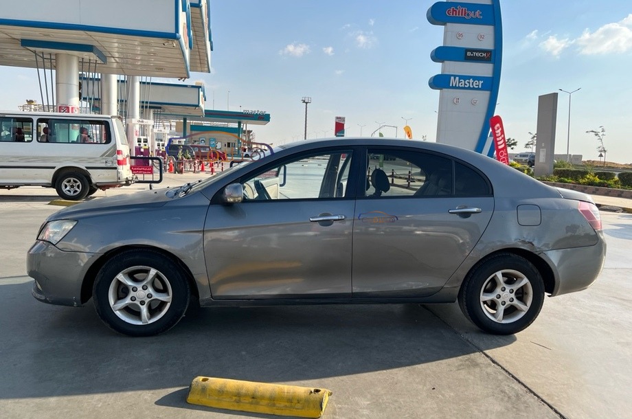 Emgrand 7 Geely فضي