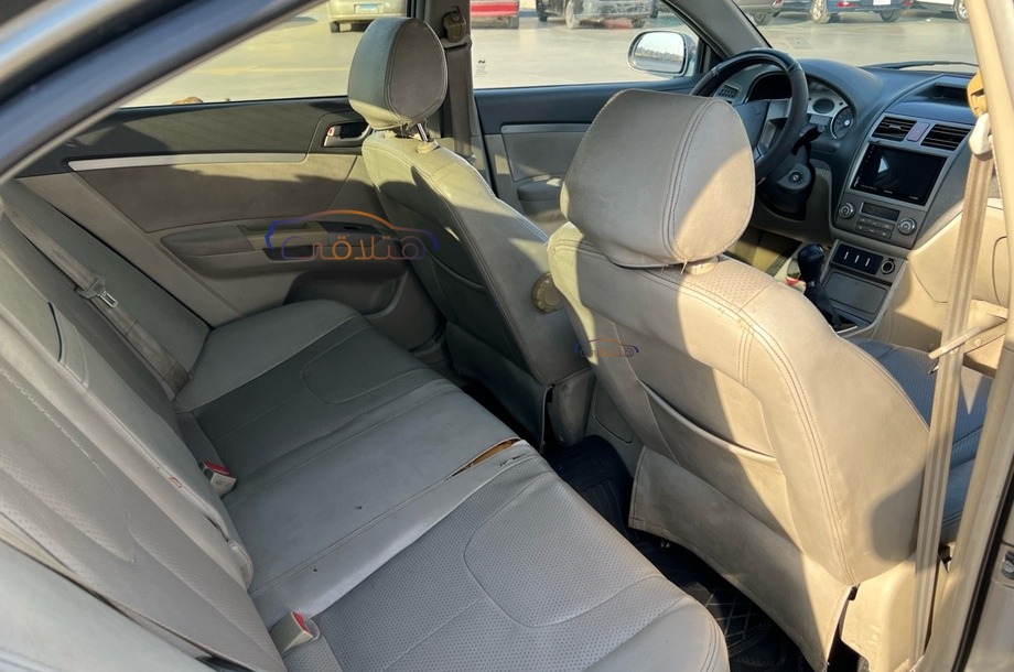 Emgrand 7 Geely فضي