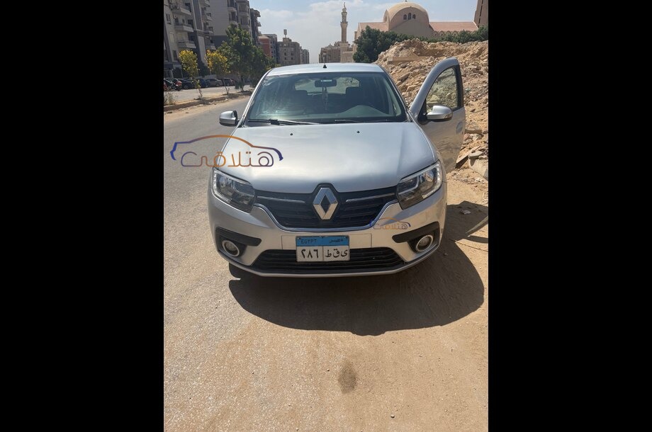 Sandero Renault Silver