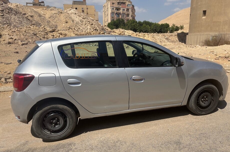 Sandero Renault Silver