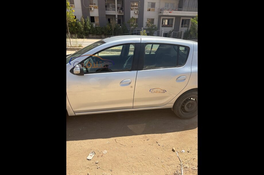 Sandero Renault Silver