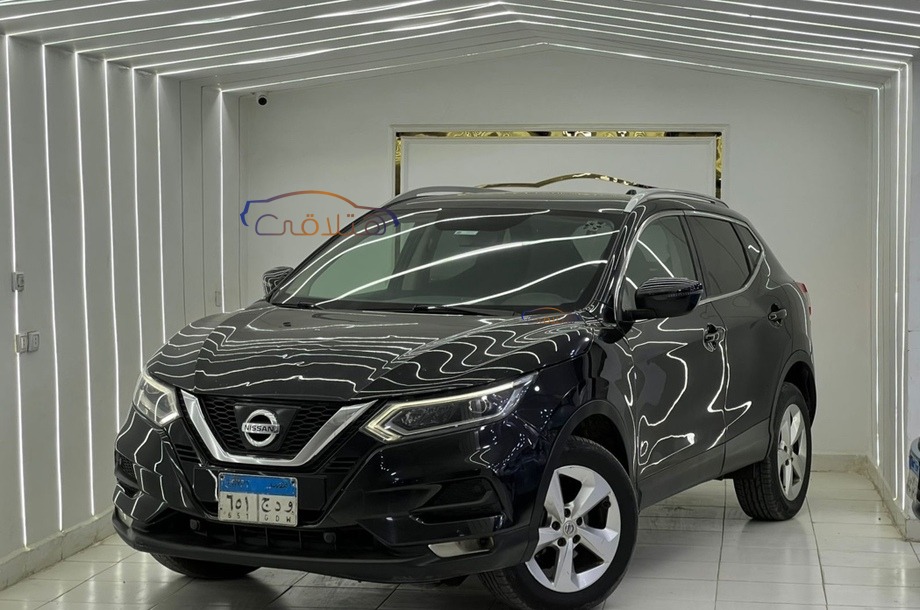 Qashqai Nissan أسود