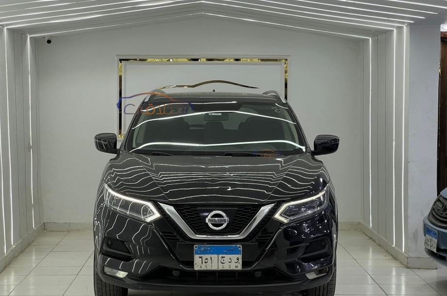 Qashqai Nissan أسود