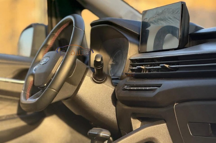 GX3 Pro Geely ذهبي