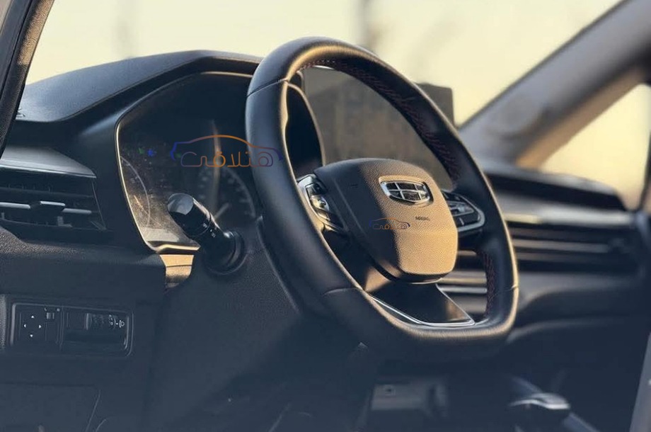 GX3 Pro Geely ذهبي