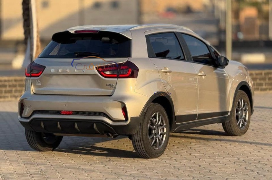 GX3 Pro Geely ذهبي