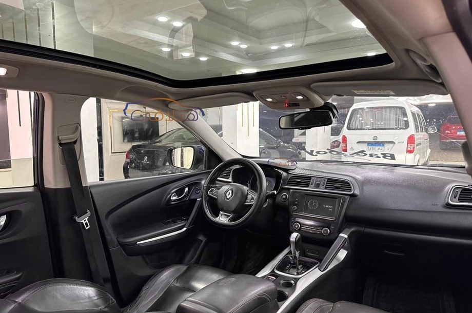 Kadjar Renault أزرق