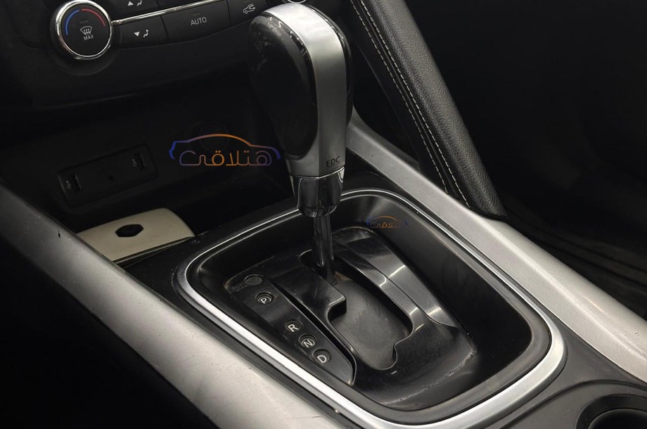 Kadjar Renault أزرق