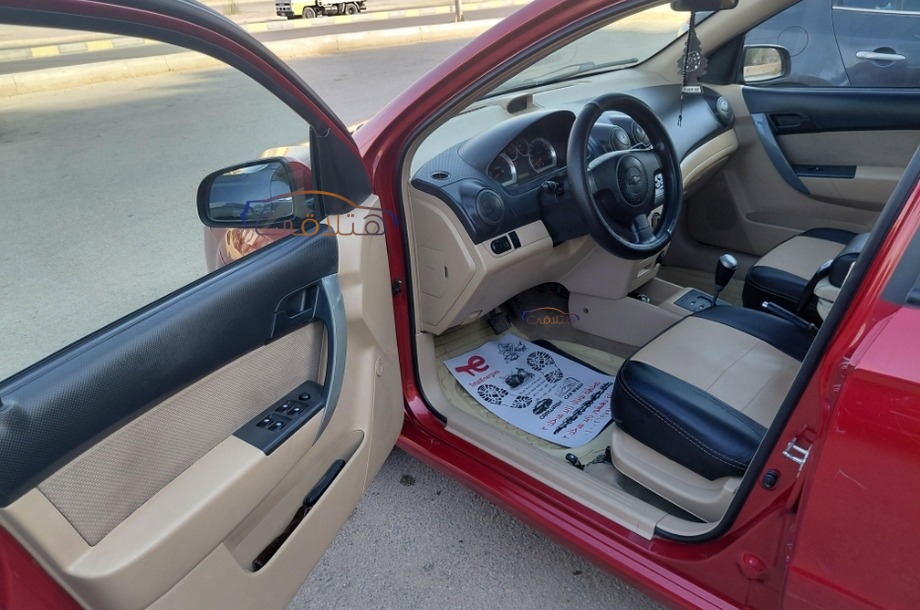 Aveo Chevrolet Dark red