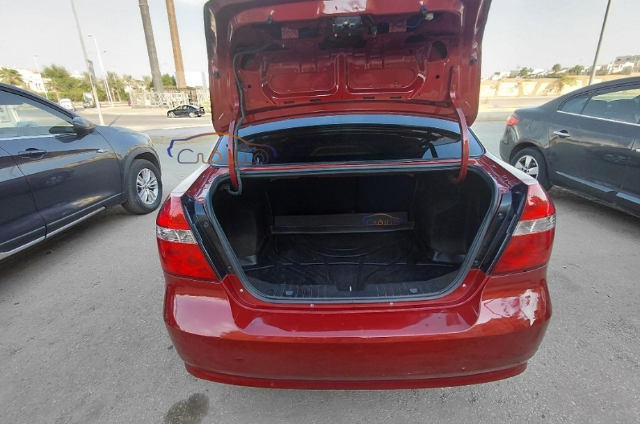 Aveo Chevrolet Dark red