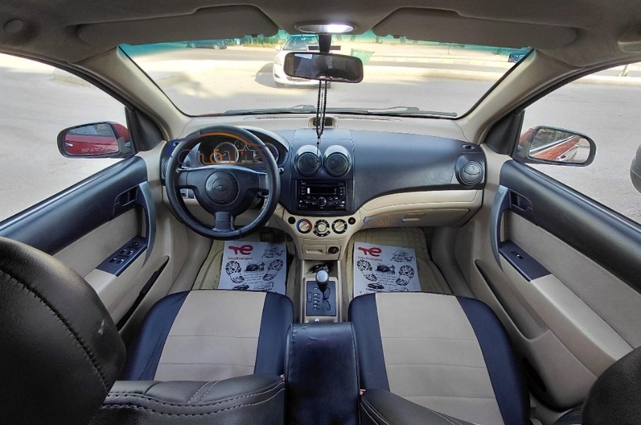 Aveo Chevrolet Dark red