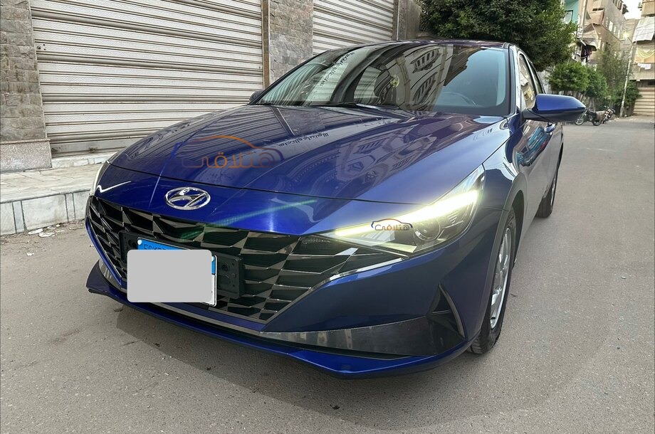 Avante Hyundai أزرق