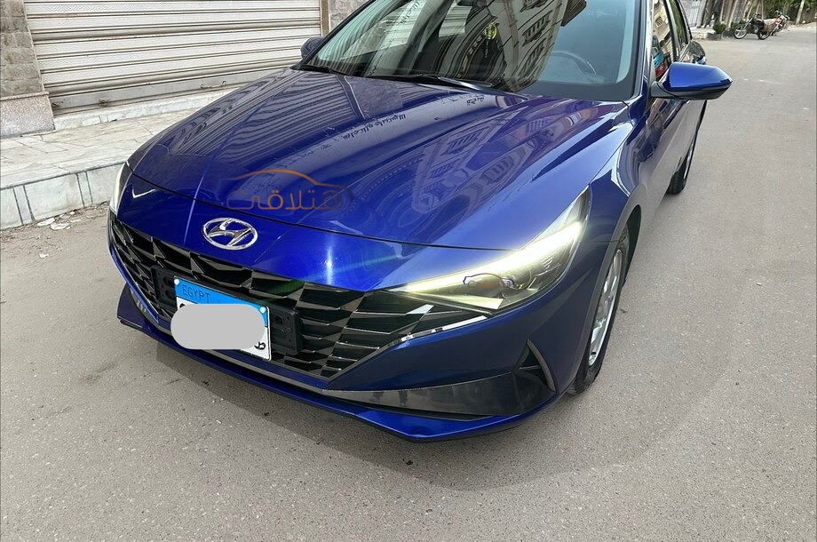 Avante Hyundai أزرق