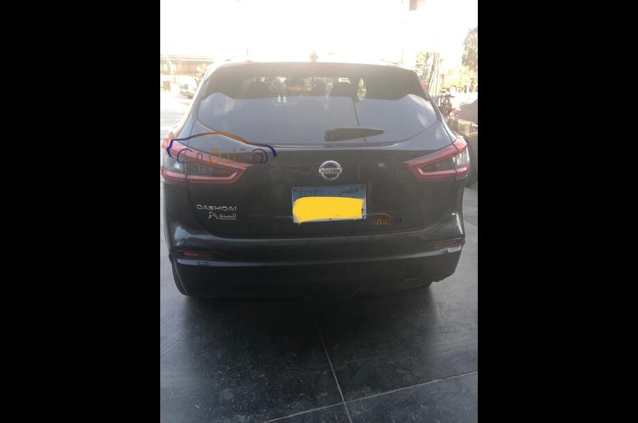 Qashqai Nissan أسود