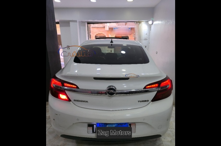 Insignia Opel أبيض