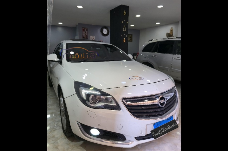 Insignia Opel أبيض