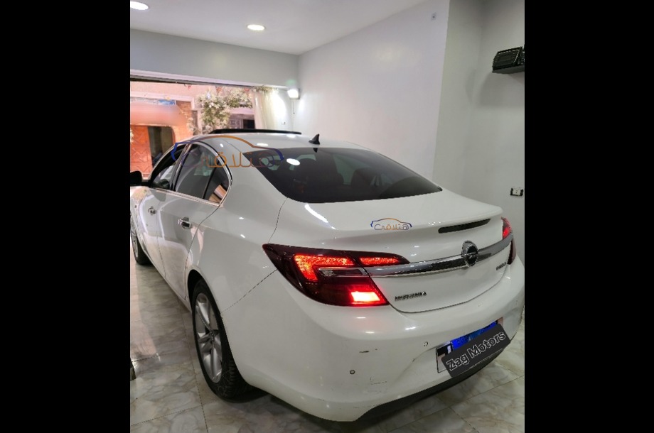 Insignia Opel أبيض
