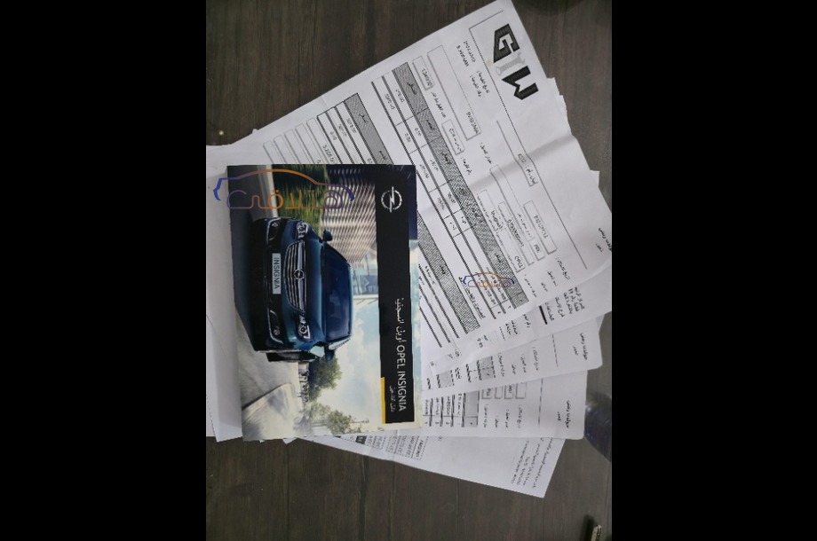 Insignia Opel أبيض