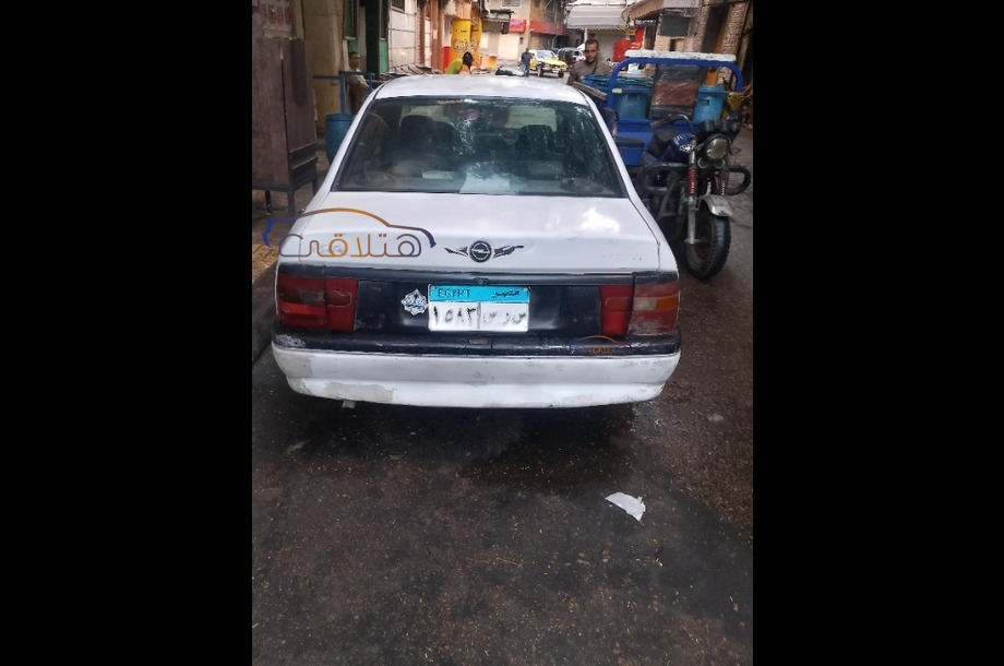 Vectra Opel أبيض