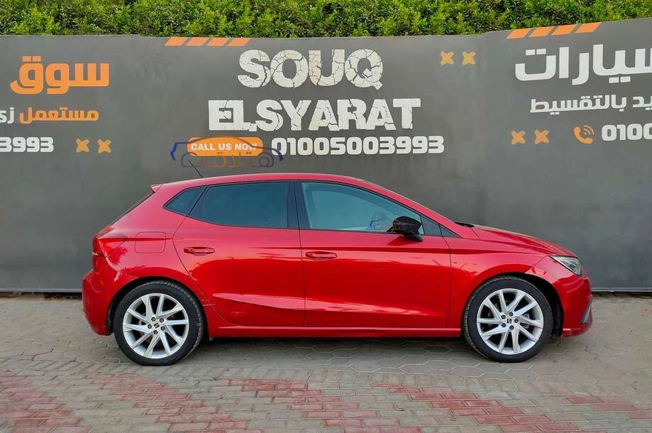 Ibiza Seat احمر