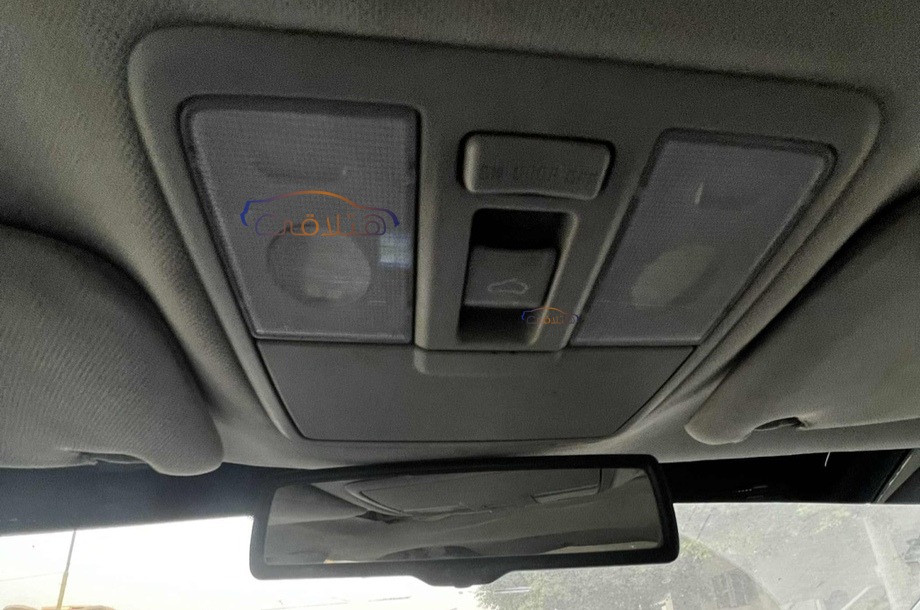 Avensis Toyota أسود