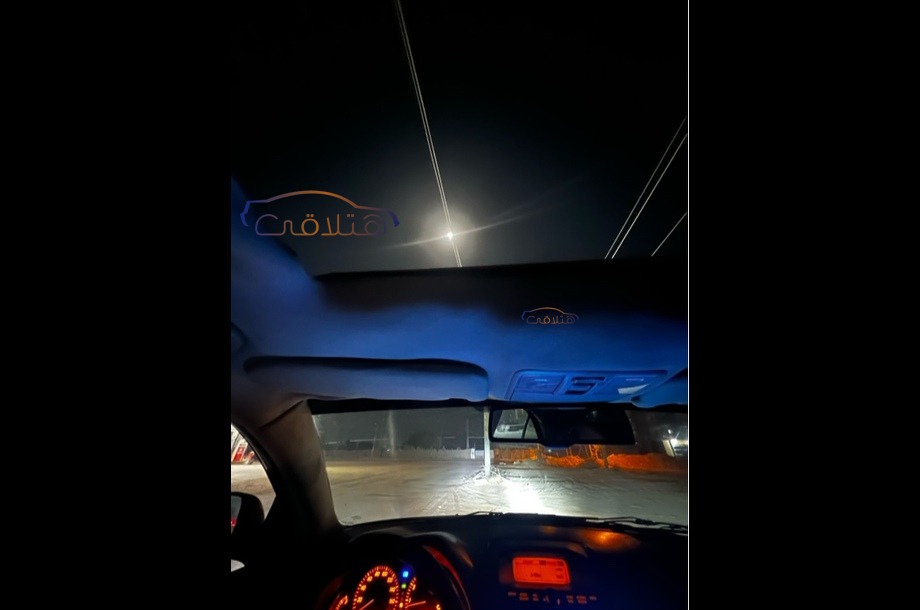 Avensis Toyota أسود