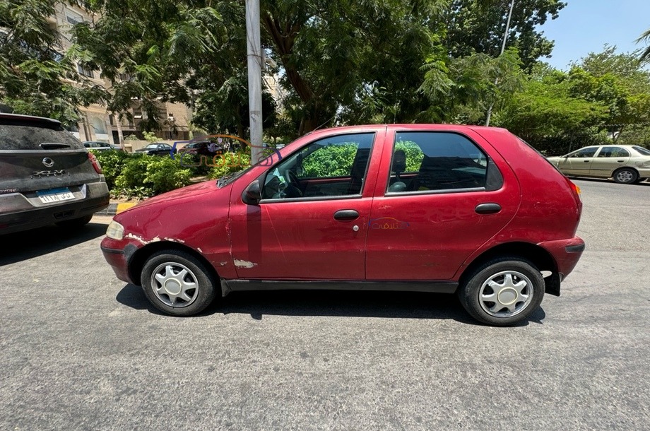Palio Fiat Dark red