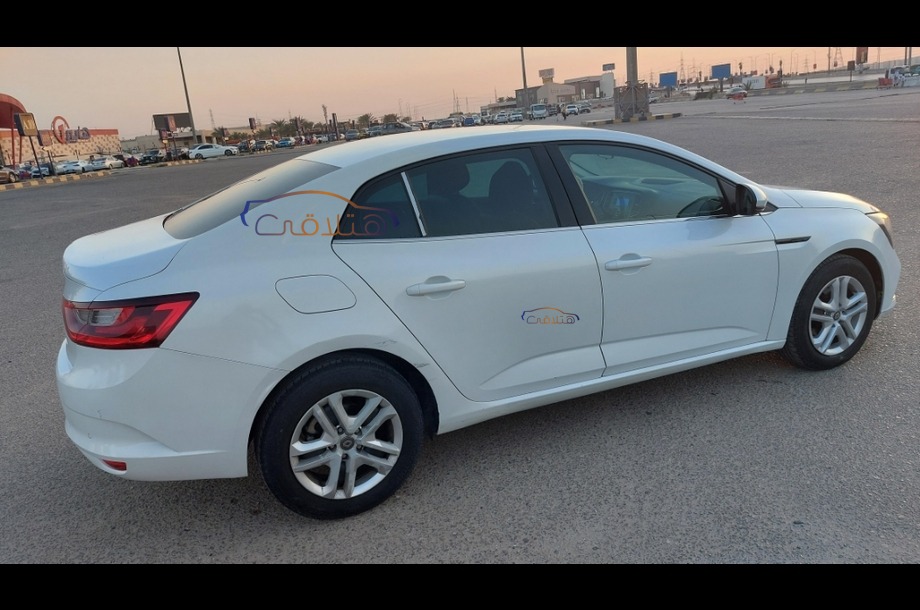 Megane Renault White