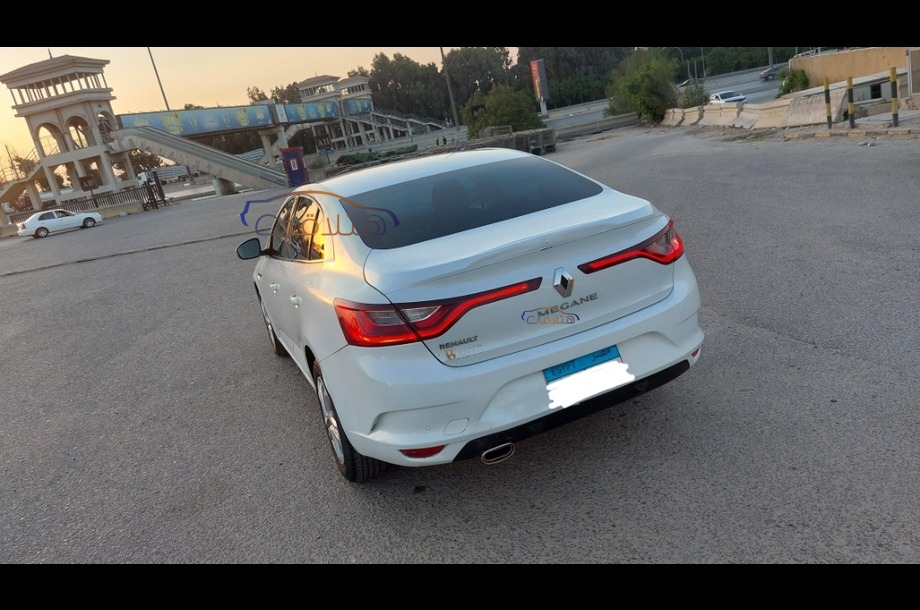 Megane Renault White