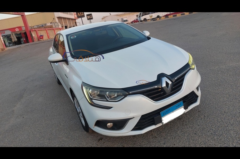 Megane Renault White