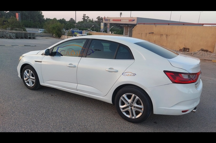 Megane Renault White