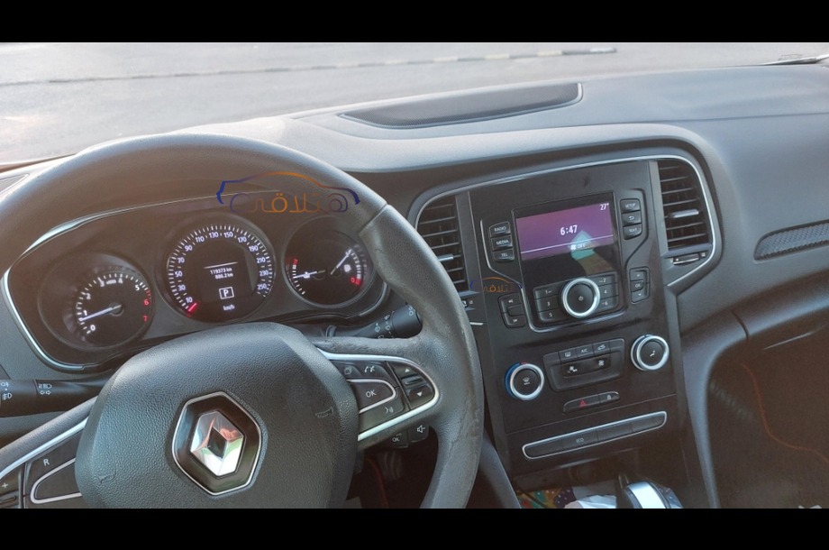 Megane Renault White