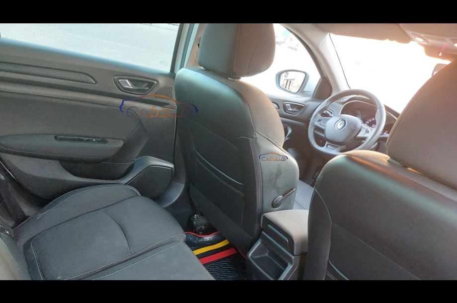 Megane Renault White