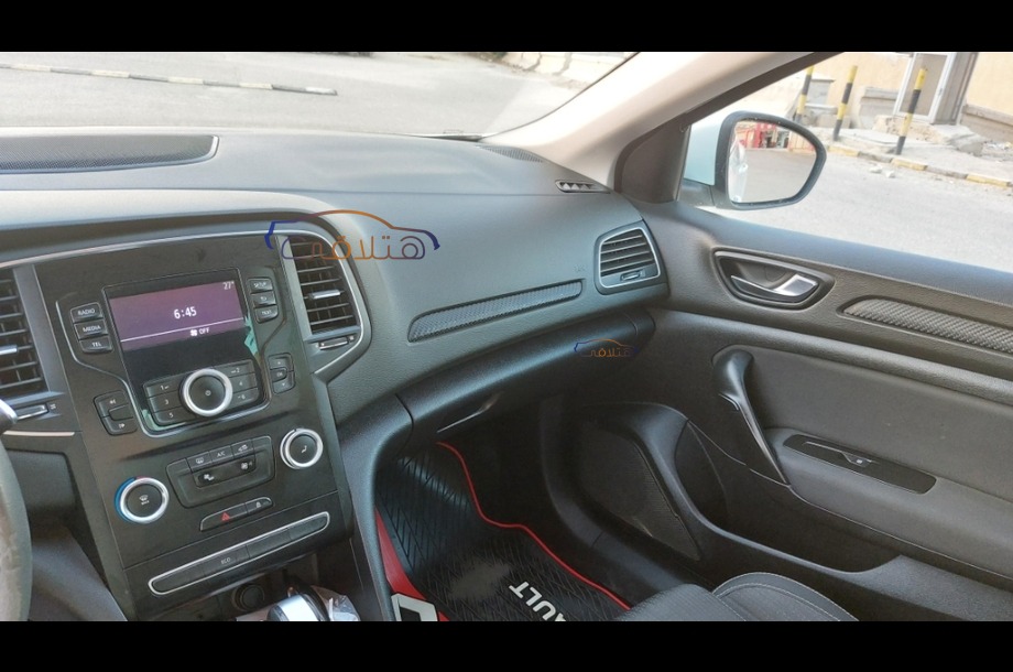 Megane Renault White