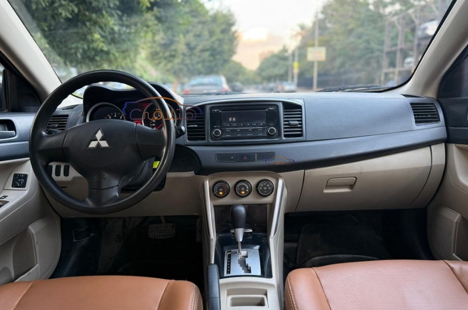 Lancer EX Shark Mitsubishi احمر