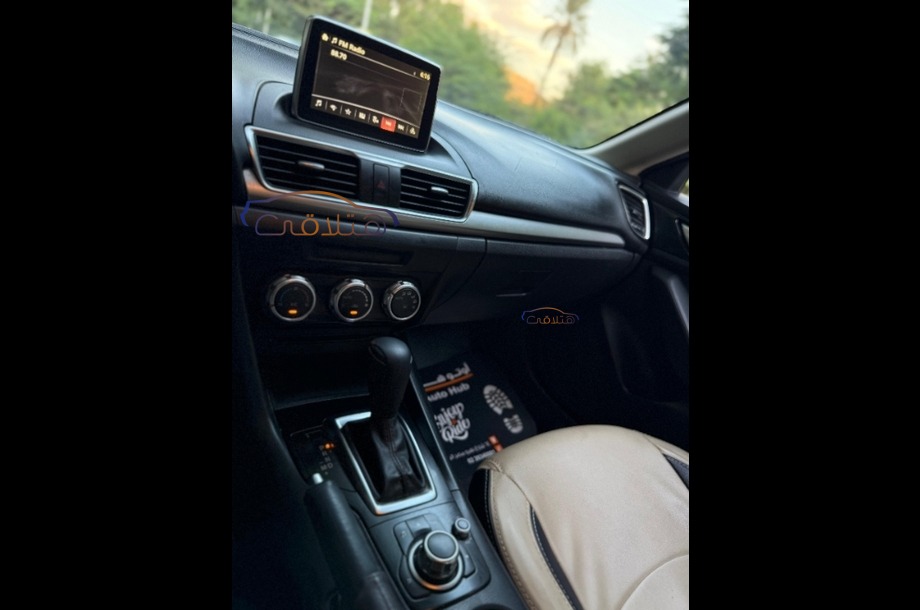 Corolla Toyota أسود